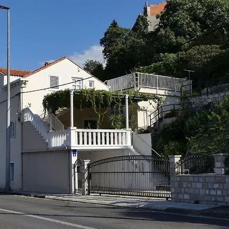 Cetini - Two Bedroom With Terrace And Sea View *