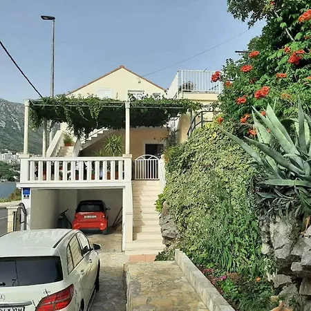 Cetini - Two Bedroom With Terrace And Sea View Apartment *