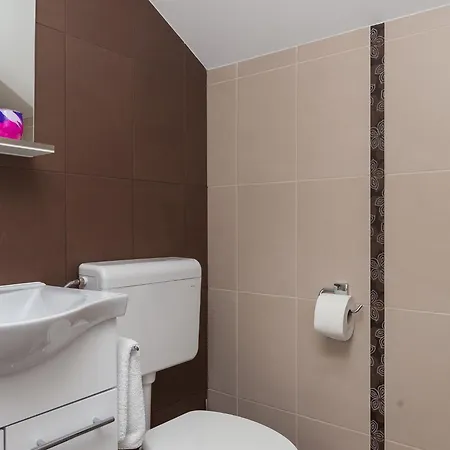 Cetini - Two Bedroom With Terrace And Sea View Apartment