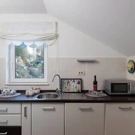 Cetini - Two Bedroom With Terrace And Sea View